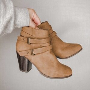 Soda‎ | Brown Bootie Heel Shoes 5.5